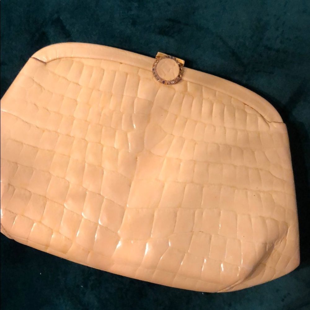 VINTAGE SAKS FIFTH AVE HAND CLUTCH Creme Leather